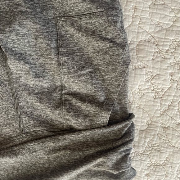 Grey Aerie Flare Yoga Pants with Pockets - Picture 6 of 6